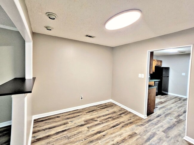 Building Photo - Single Story Condo FOR RENT Decatur 2BR