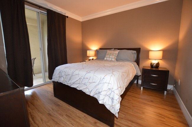 Building Photo - Meridian Furnished 2 Bed | 2 Bath Condo wi...