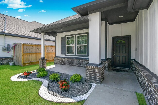 Building Photo - 1507 5th St