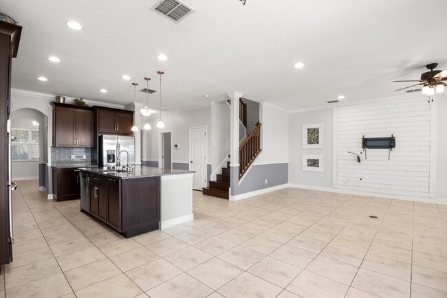 Building Photo - BEUATIFUL Home For Rent in South Cove!