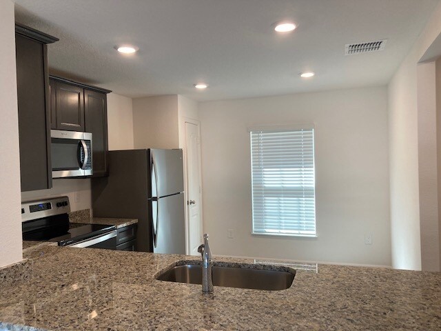 Building Photo - 11 Ripcord Ln