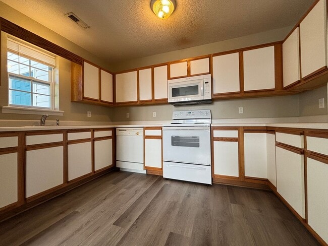 Building Photo - A Treasure in Pirates Cove