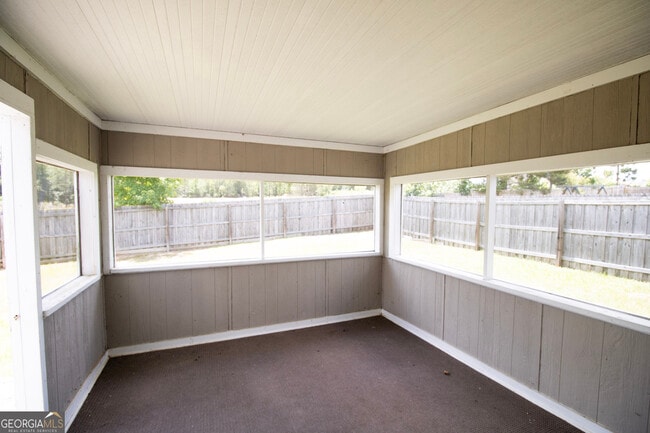 Building Photo - 206 N Bridgeport Dr