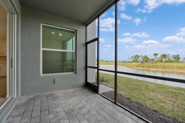 Building Photo - 12440 Wellen Golf St