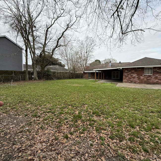 Building Photo - 3011 Cavalier Dr