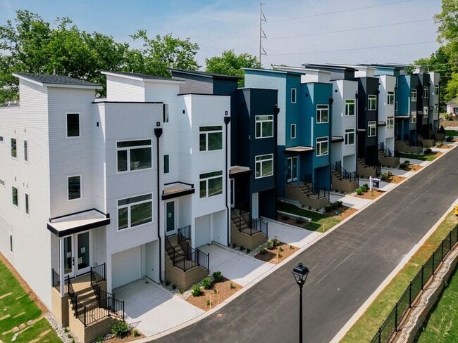 Building Photo - 622 Rocky Knob Ct