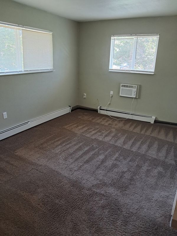 Building Photo - 1951 Clinton St