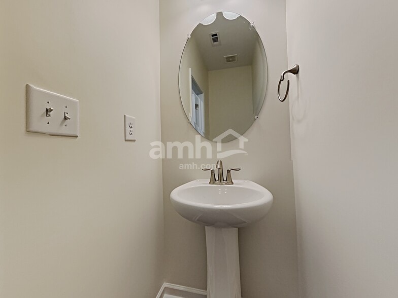 Building Photo - 50 Shelby Ct