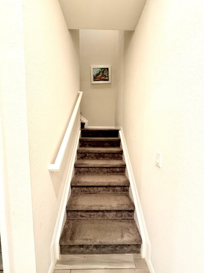 Building Photo - 2800 Troubadour St