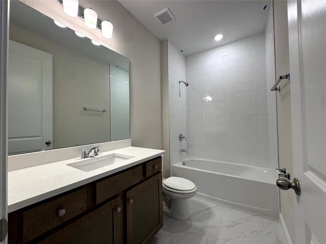 Building Photo - 1900 Sunshine Peak Dr