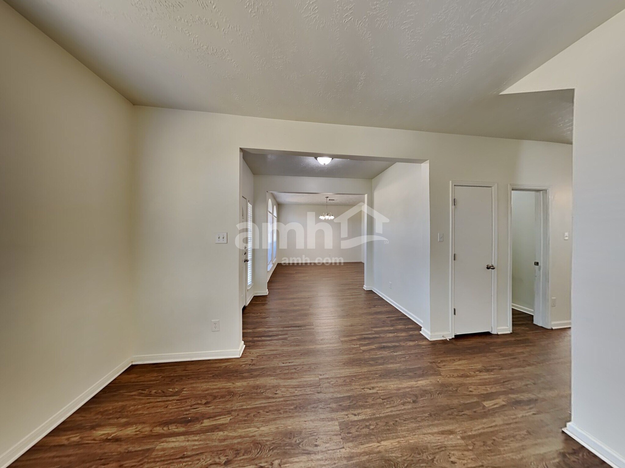 Building Photo - 502 Hearthstone Ct