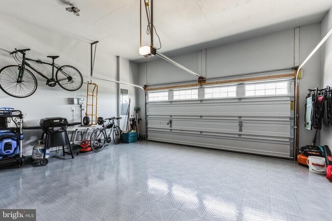 Building Photo - 32127 Deerwood Ln