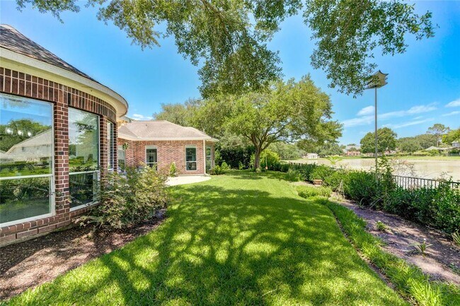 Building Photo - 6219 Mound Airy Ct