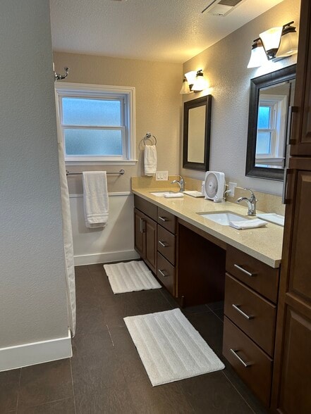 Double Vanity - 161 Grant St