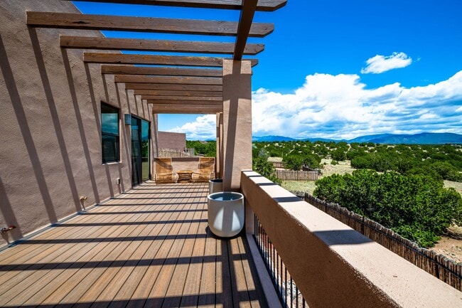 Building Photo - Stunning 3-Bedroom Home with Mountain Views in Tessera