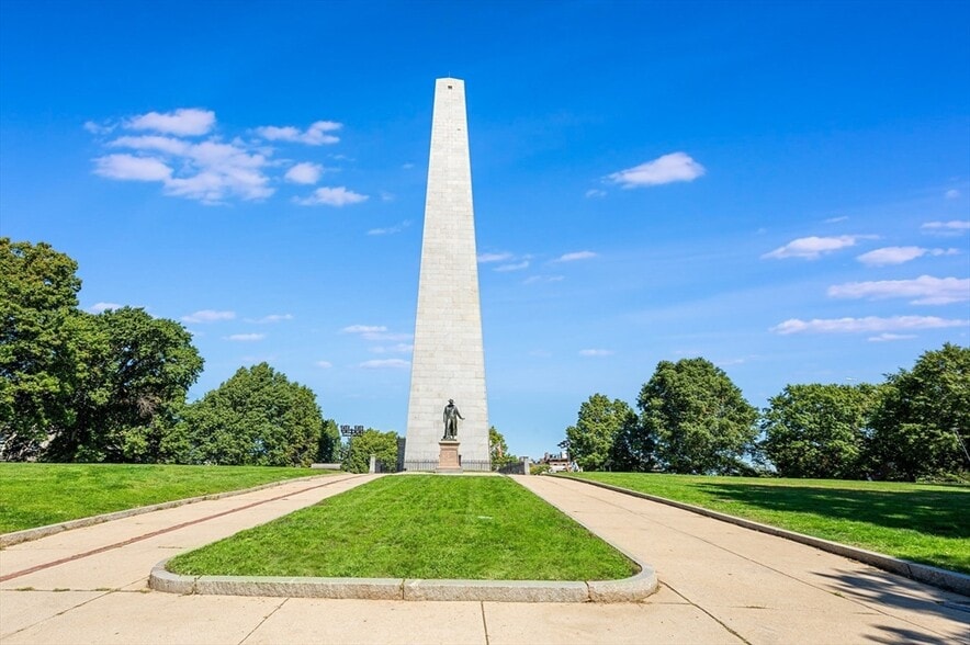 Building Photo - 2 Monument Sq