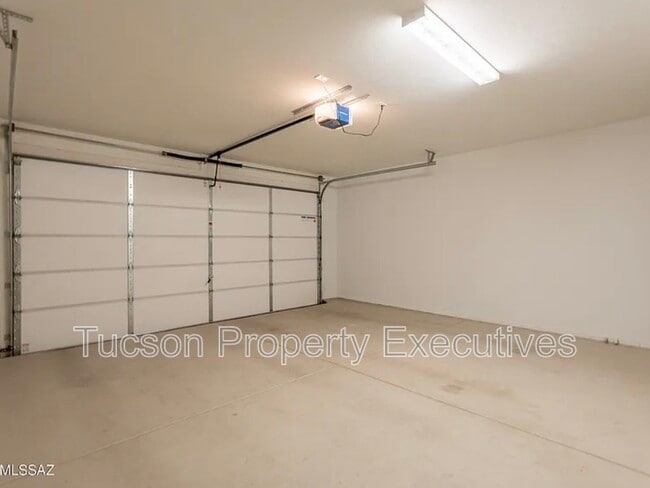 Building Photo - 11545 W Oilseed Dr