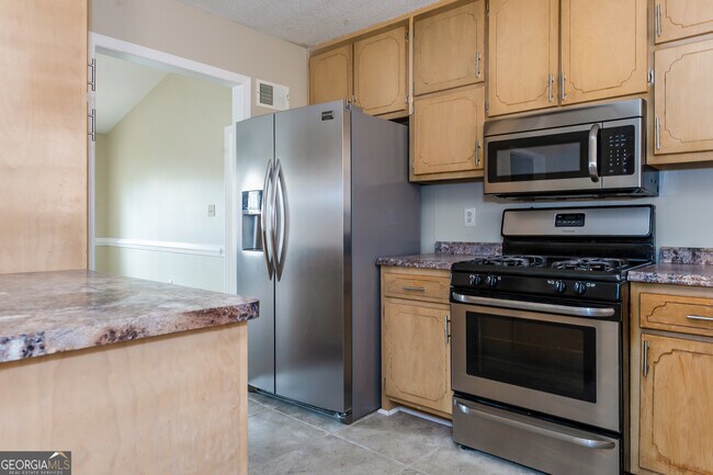 Building Photo - 205 Briarpatch Ct