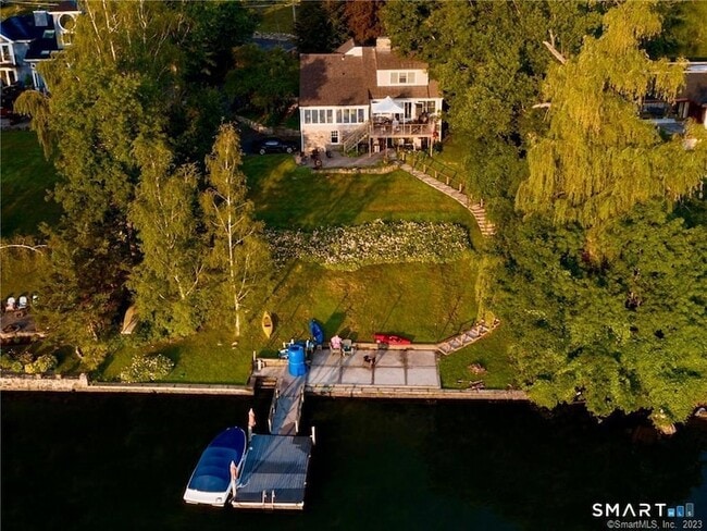 Building Photo - 14 Shore Rd