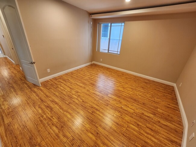 Building Photo - 11131 Sunshine Ter