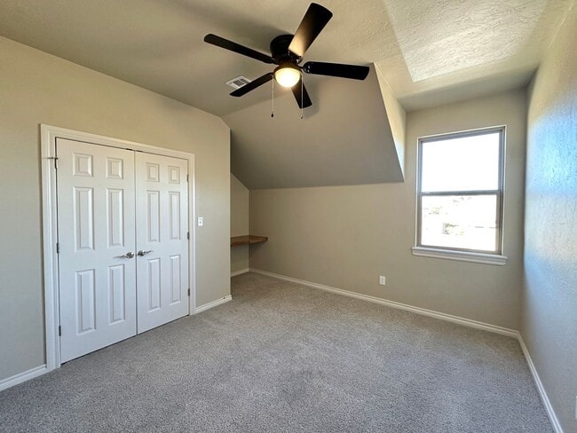 Building Photo - 2 story, 5-bedroom 3 bath home in Wyatt Acres