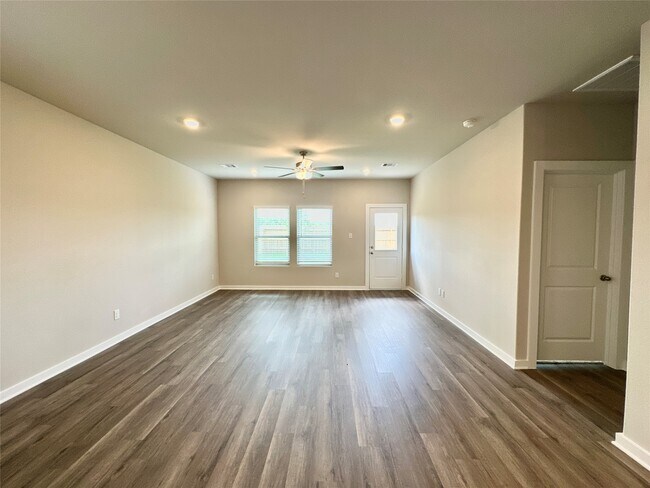 Building Photo - 12164 Ridge Top Dr