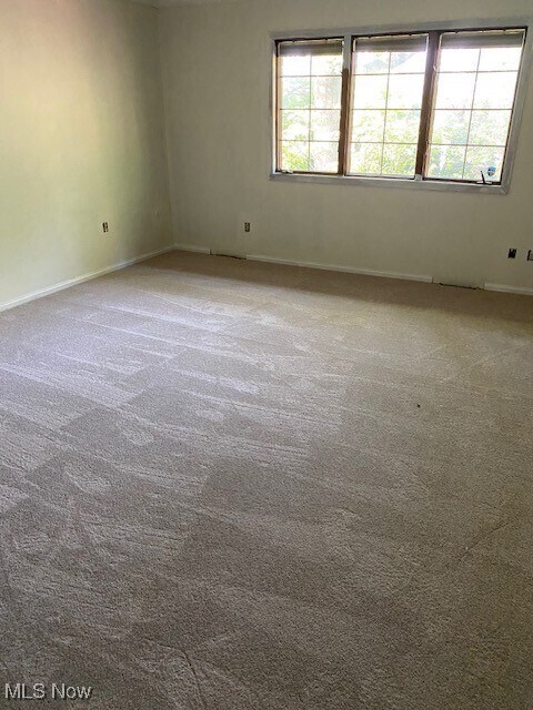 Building Photo - 94 Elia Cir