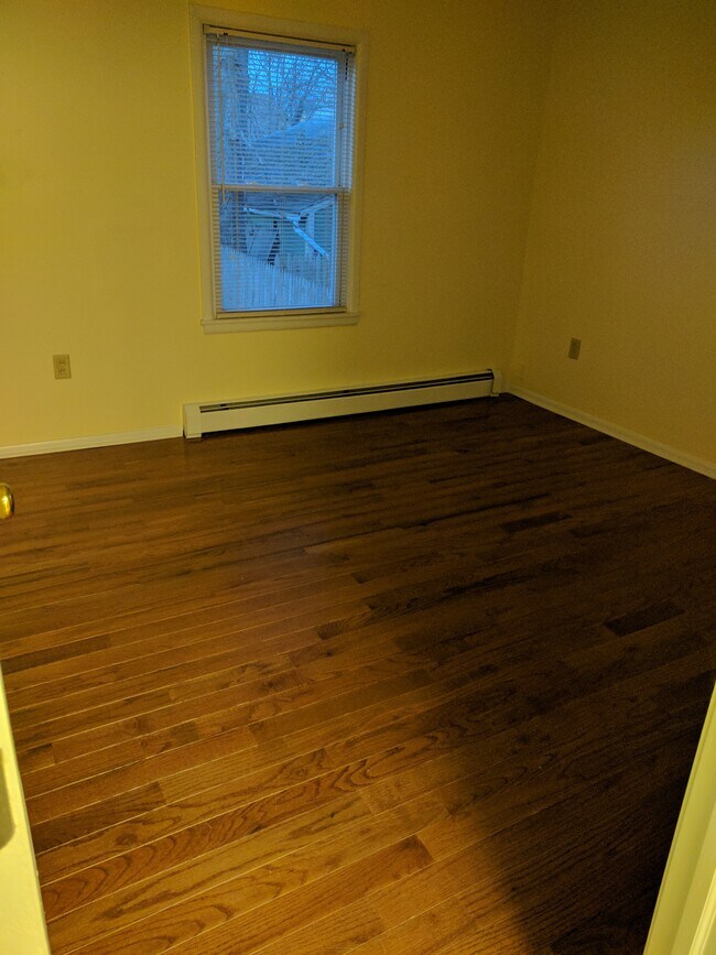 (30A) Bedroom2 - 30 Front St