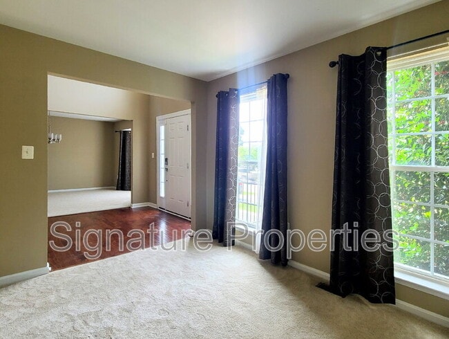 Building Photo - 4002 Mossy Bank Ln