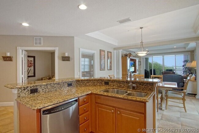 Building Photo - 3736 NE Indian River Dr
