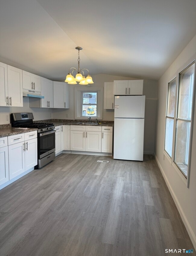 Building Photo - 23 Hunters Rd