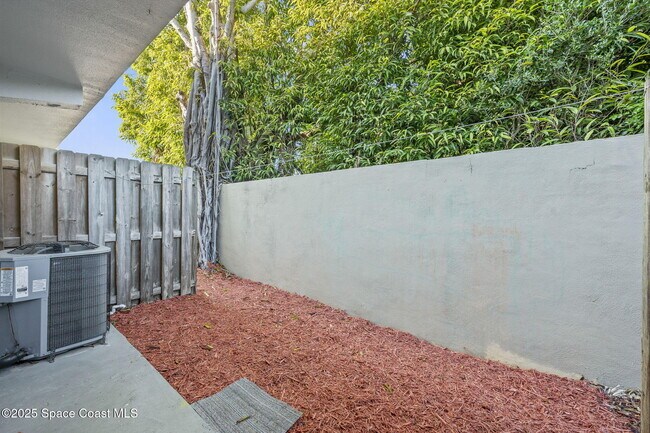 Building Photo - 1170 S Patrick Dr