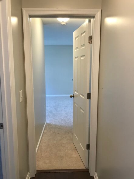 Primary Room - 6425 Richmond Hwy