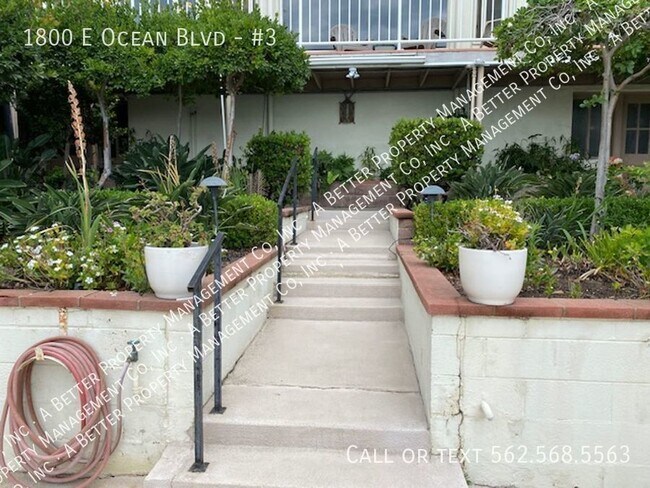 Building Photo - Historic FULLY FURNISHED Mid-Century Moder...
