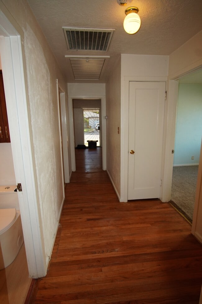 Building Photo - 2739 Kroy Way