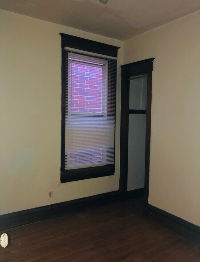 Building Photo - 3728 N Bosworth Ave