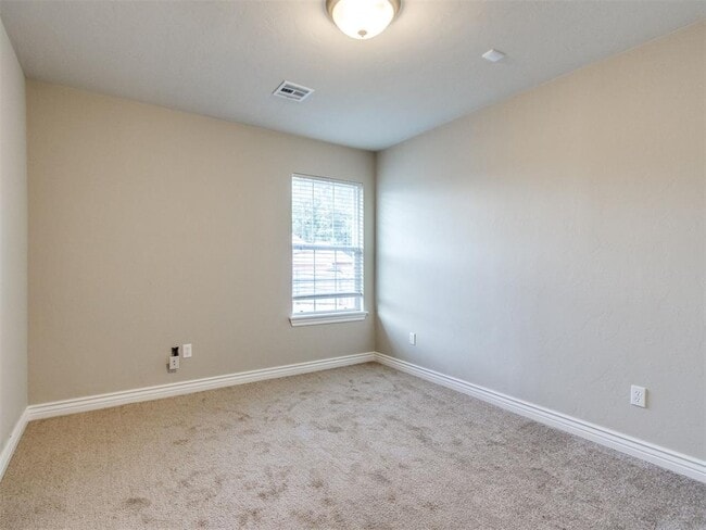 Building Photo - 3409 Valley