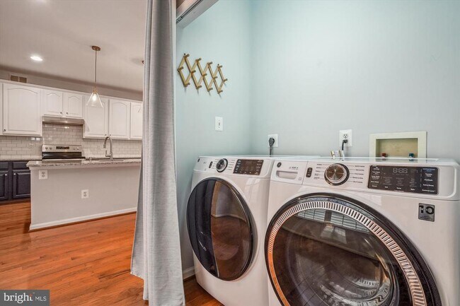 Building Photo - 9305 Sumner Lake Blvd