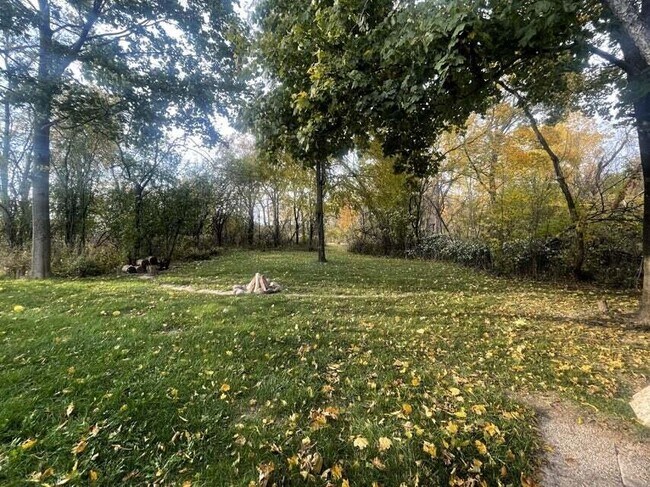 Building Photo - W5302 WI-67