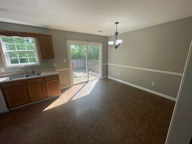 Building Photo - 1432 Trillium Ln