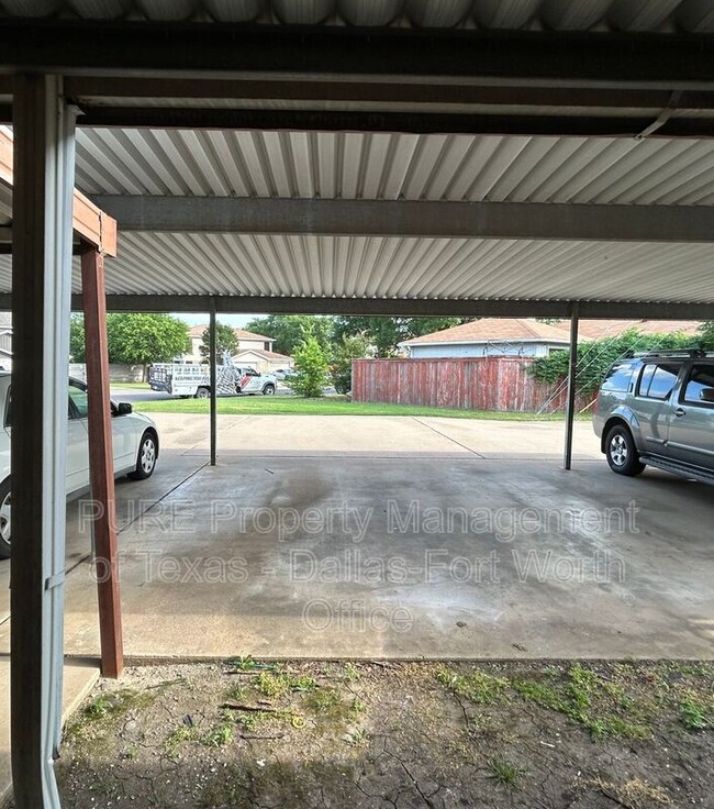 Building Photo - 1126 Highbush Dr