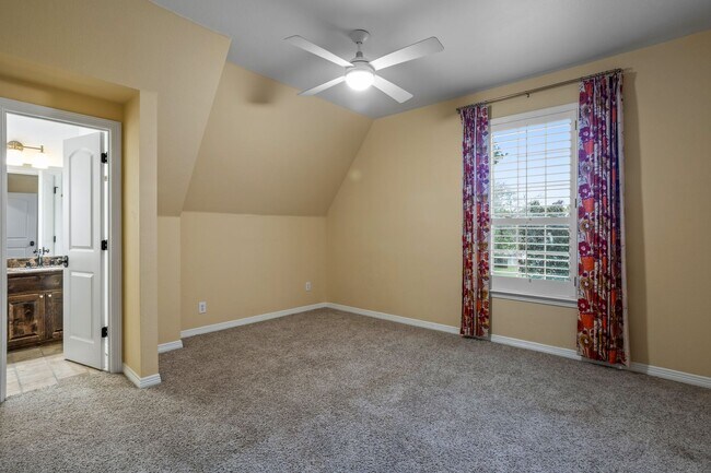 Building Photo - 3744 W Biddison St