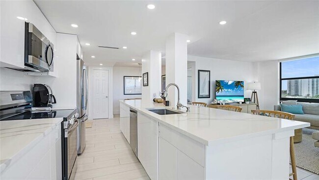 Building Photo - 3031 N Ocean Blvd