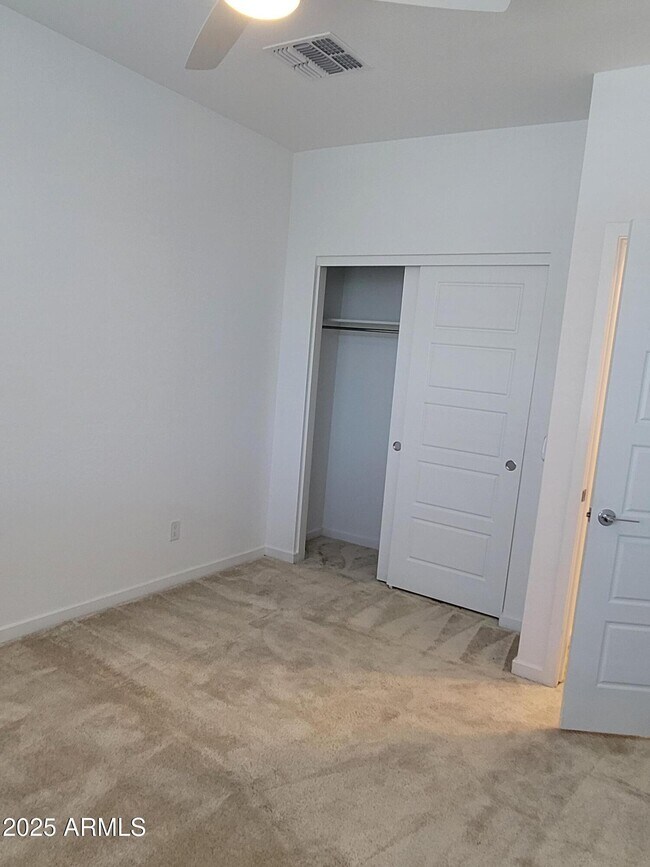Building Photo - 2754 S Apache Dr