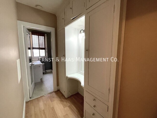 Building Photo - 315 W 3rd St