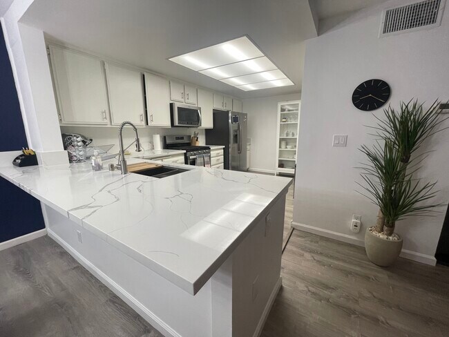 Building Photo - 28647 Vista Madera