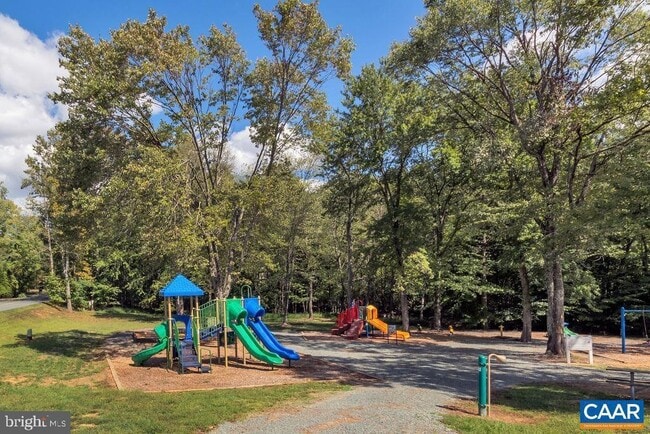 Building Photo - 364 Jefferson Dr