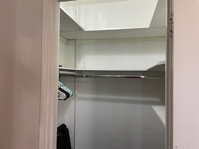 Building Photo - 243 W Elm Ave