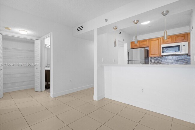 Building Photo - 850 N Miami Ave