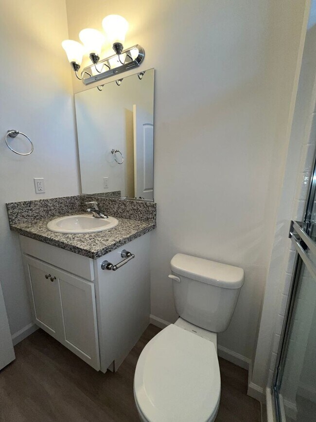 Building Photo - 4214
